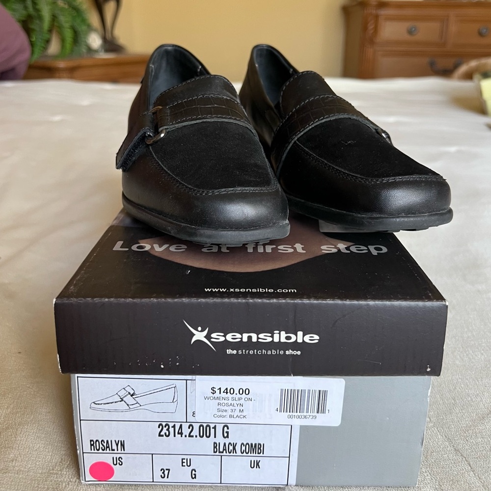 Black Slip-On Flats with Elastic Panels